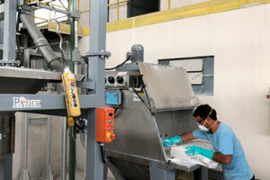 Descubra por que a capela de exaustão química para rasga sacos é essencial para a segurança industrial. Saiba mais sobre as soluções da Padix e garanta conformidade e eficiência.