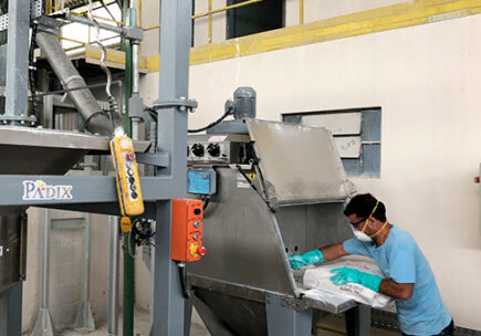 Capela de exaustão química para rasga sacos: segurança e eficiência
