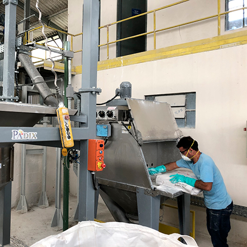 Capela de exaustão química para rasga sacos: segurança e eficiência